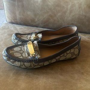 Coach signature loafers 7.5 Brown with gold chain